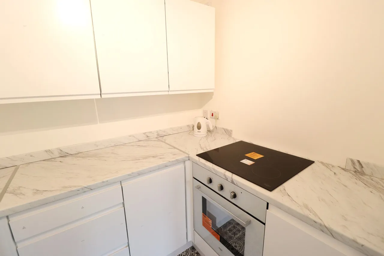 Bellingham Lane, Rayleigh, Essex, SS6 7HN, photo 6