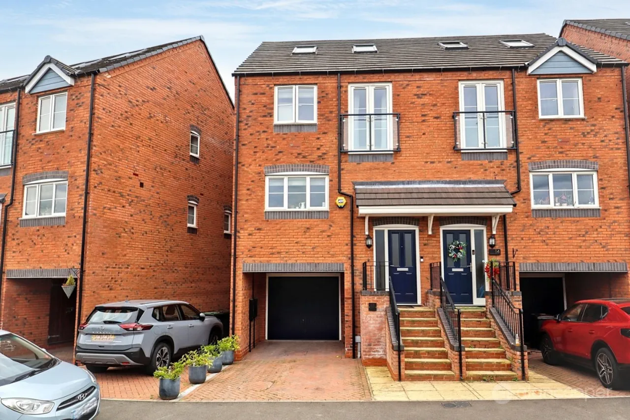 4 bed house for sale, The Waterway, Nuneaton, CV10