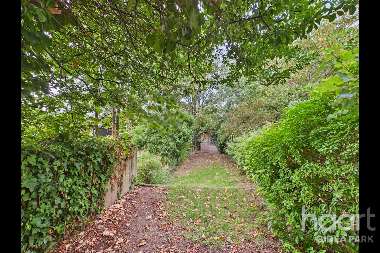 Lodge Avenue, Gidea Park, RM2, photo 4