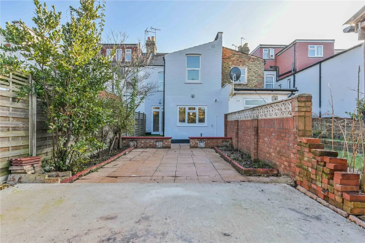 Whittington Road, London, N22, photo 20