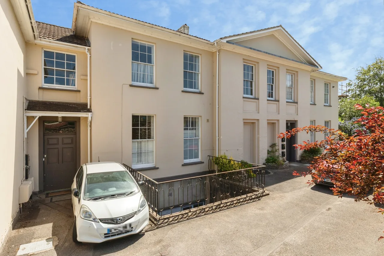 3 bed flat for sale — 114 Park Road, Bristol