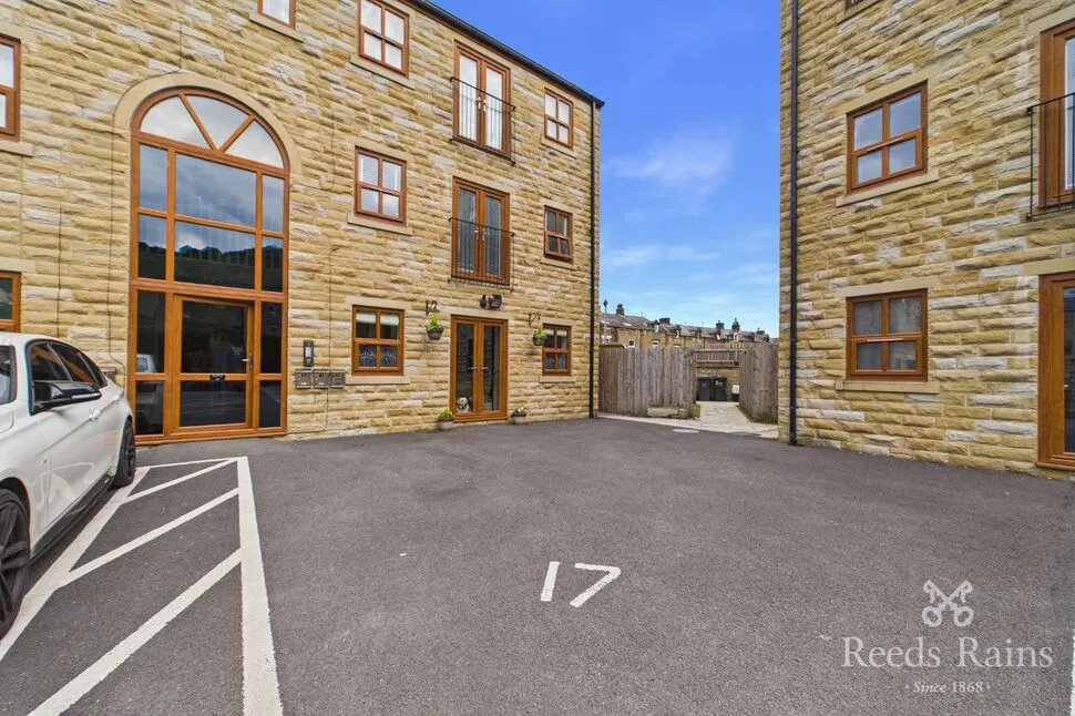 Mill Bank Close, Todmorden, OL14, photo 8