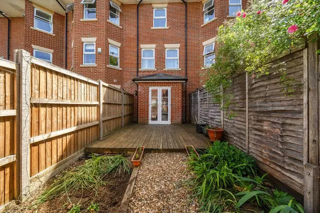 Smiles Place, Woking, GU22, photo 8