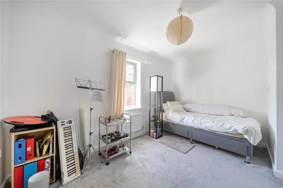 Smiles Place, Woking, GU22, photo 16