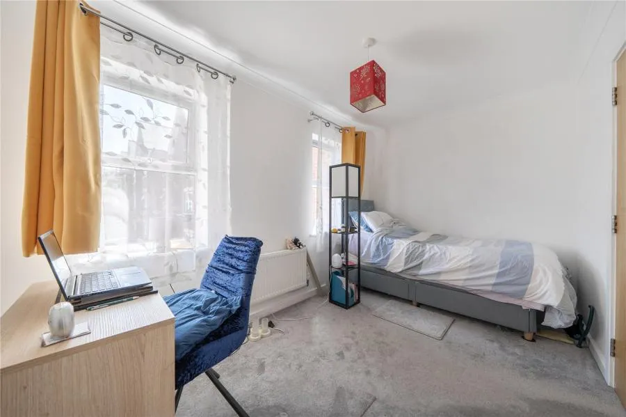 Smiles Place, Woking, GU22, photo 12