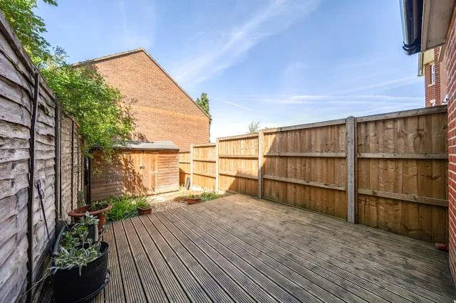 Smiles Place, Woking, GU22, photo 9