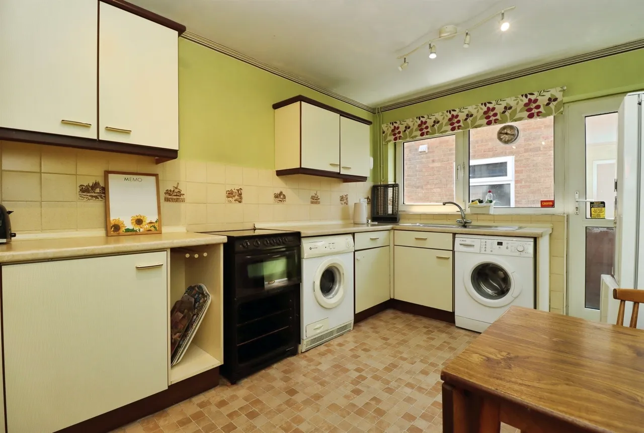 Moorfield Green, Rothwell, Kettering, photo 8