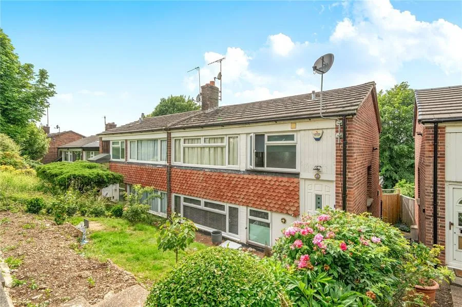 3 bed house for sale, Broadlands Avenue, Chesham, HP5