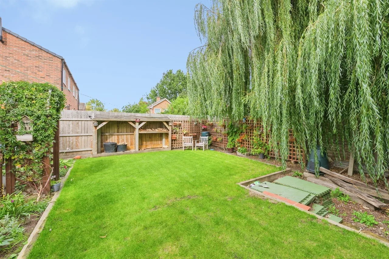 Tamworth Road, Two Gates, B77, photo 19