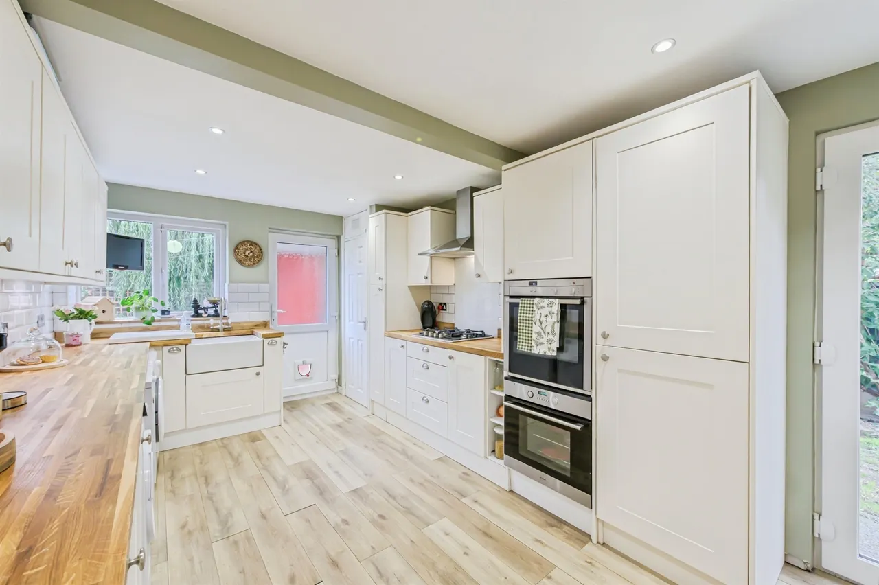 Tamworth Road, Two Gates, B77, photo 9