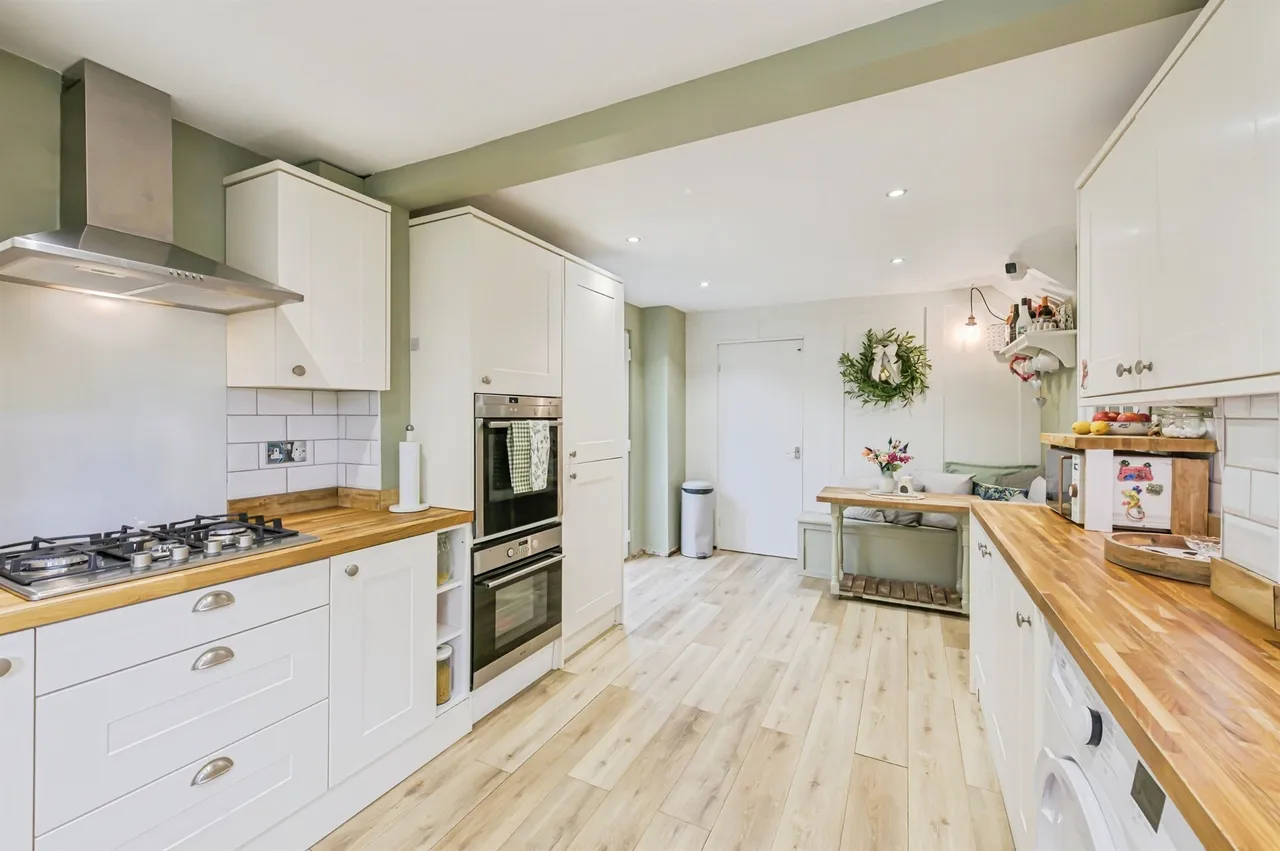 Tamworth Road, Two Gates, B77, photo 8