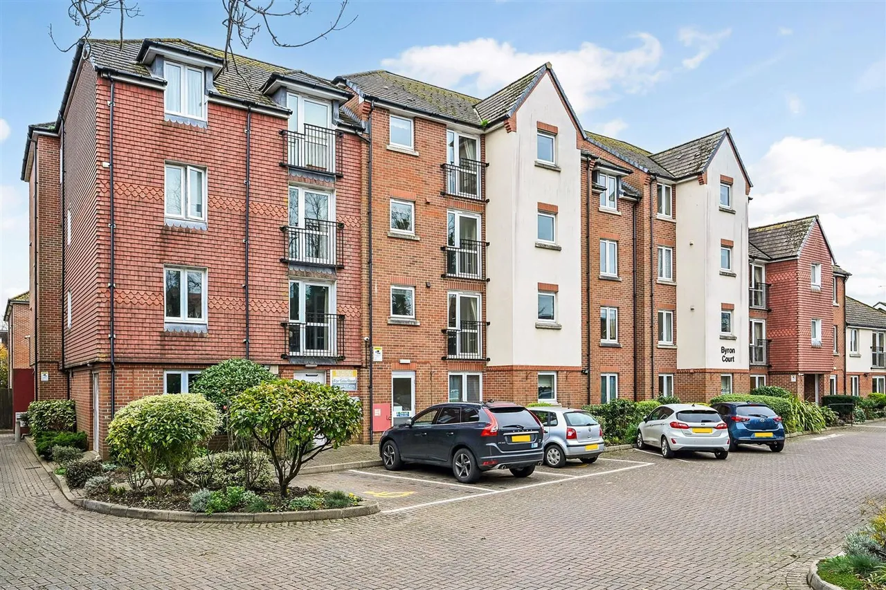 1 bed property for sale, Stockbridge Road, Chichester, PO19