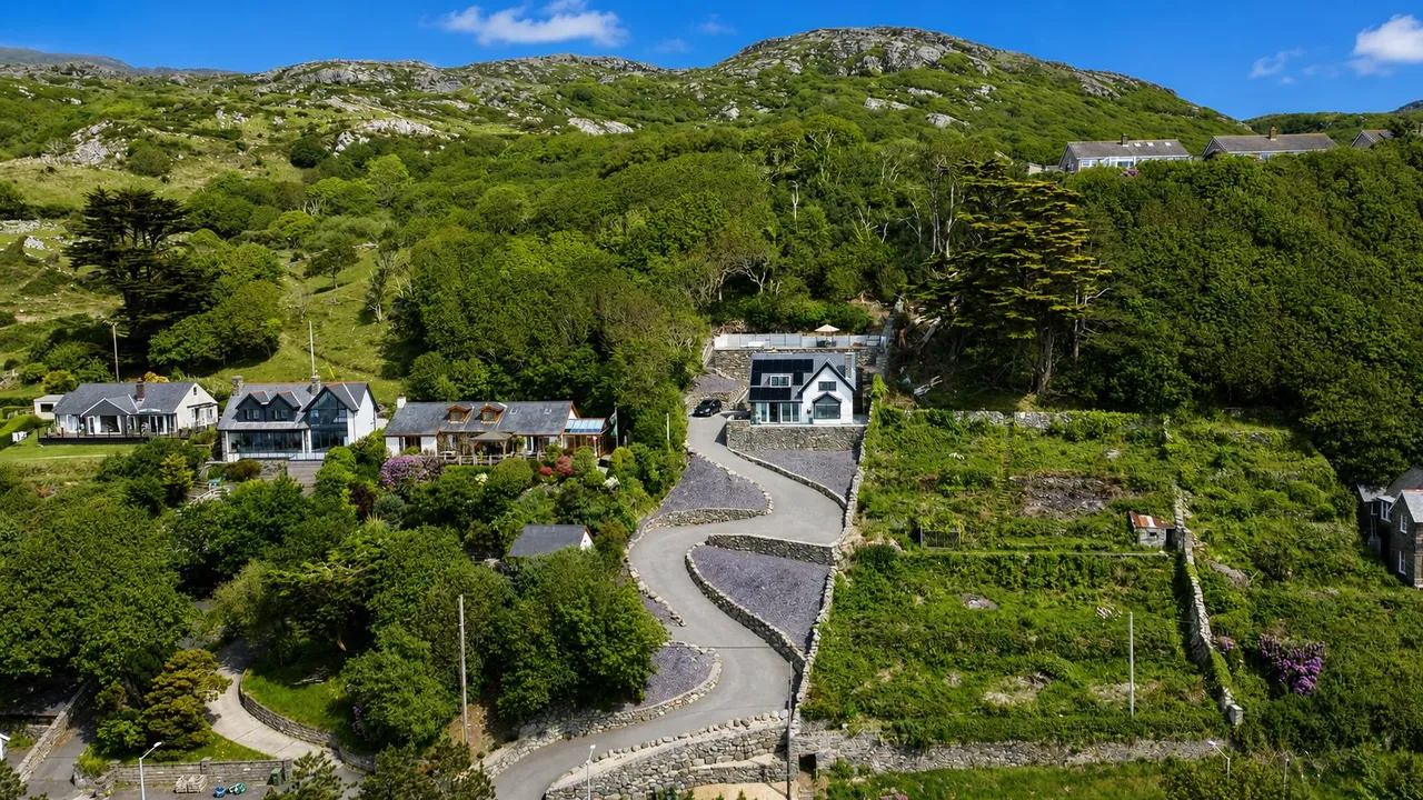 4 bed house for sale, Briar Bank Llanaber Road, Barmouth, LL42