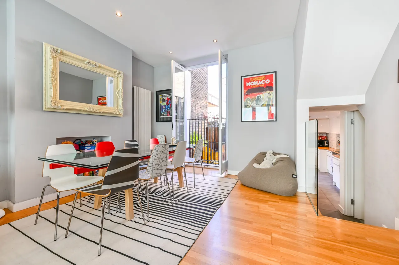 Lower Maisonette, 21 Westbourne Road, London, photo 5
