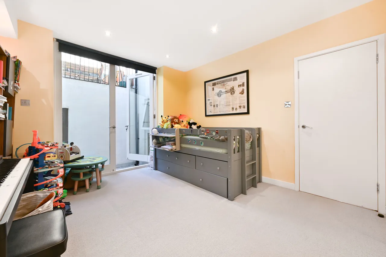 Lower Maisonette, 21 Westbourne Road, London, photo 10