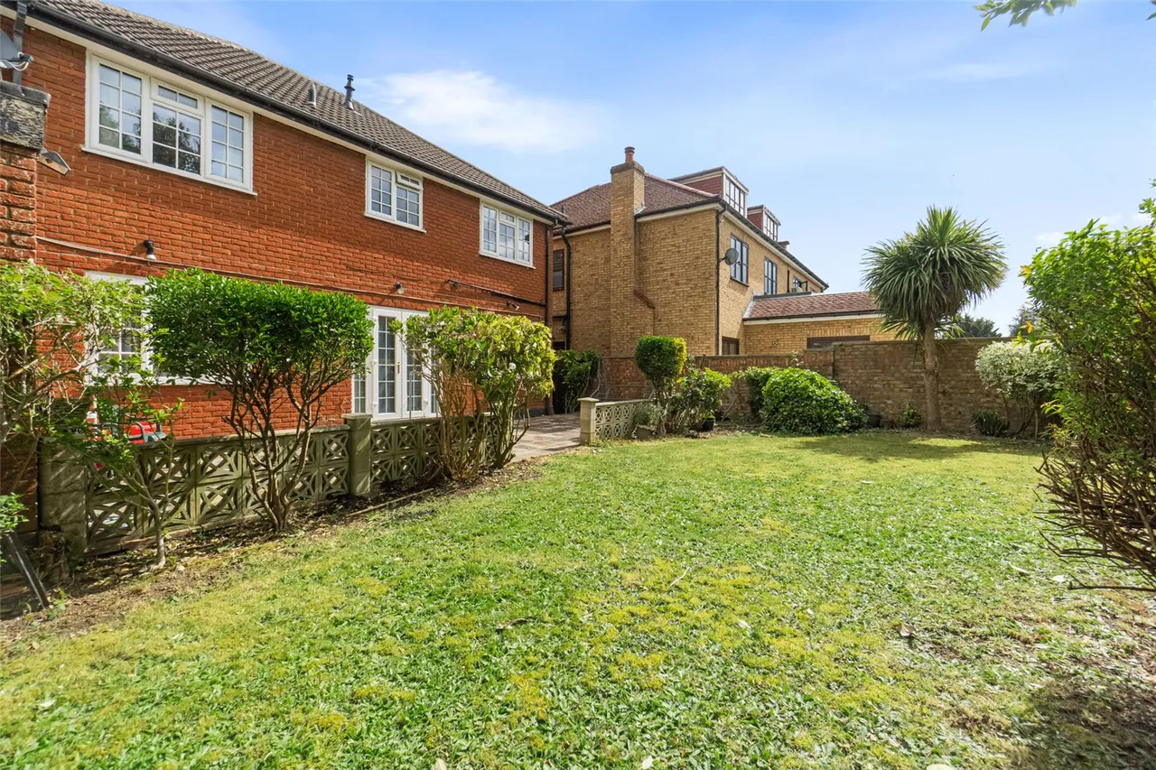 Burtons Road, Hampton, TW12 1DX, photo 15