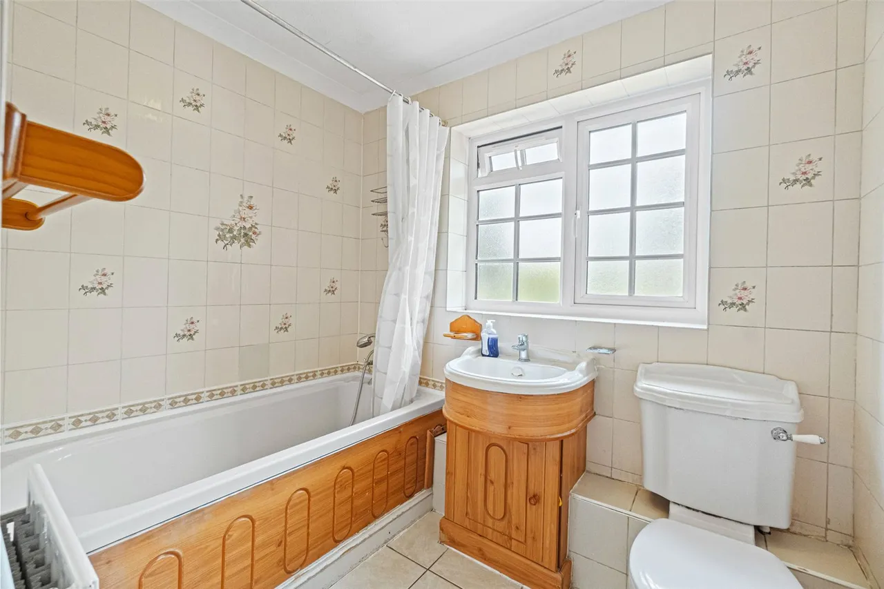 Burtons Road, Hampton, TW12 1DX, photo 11