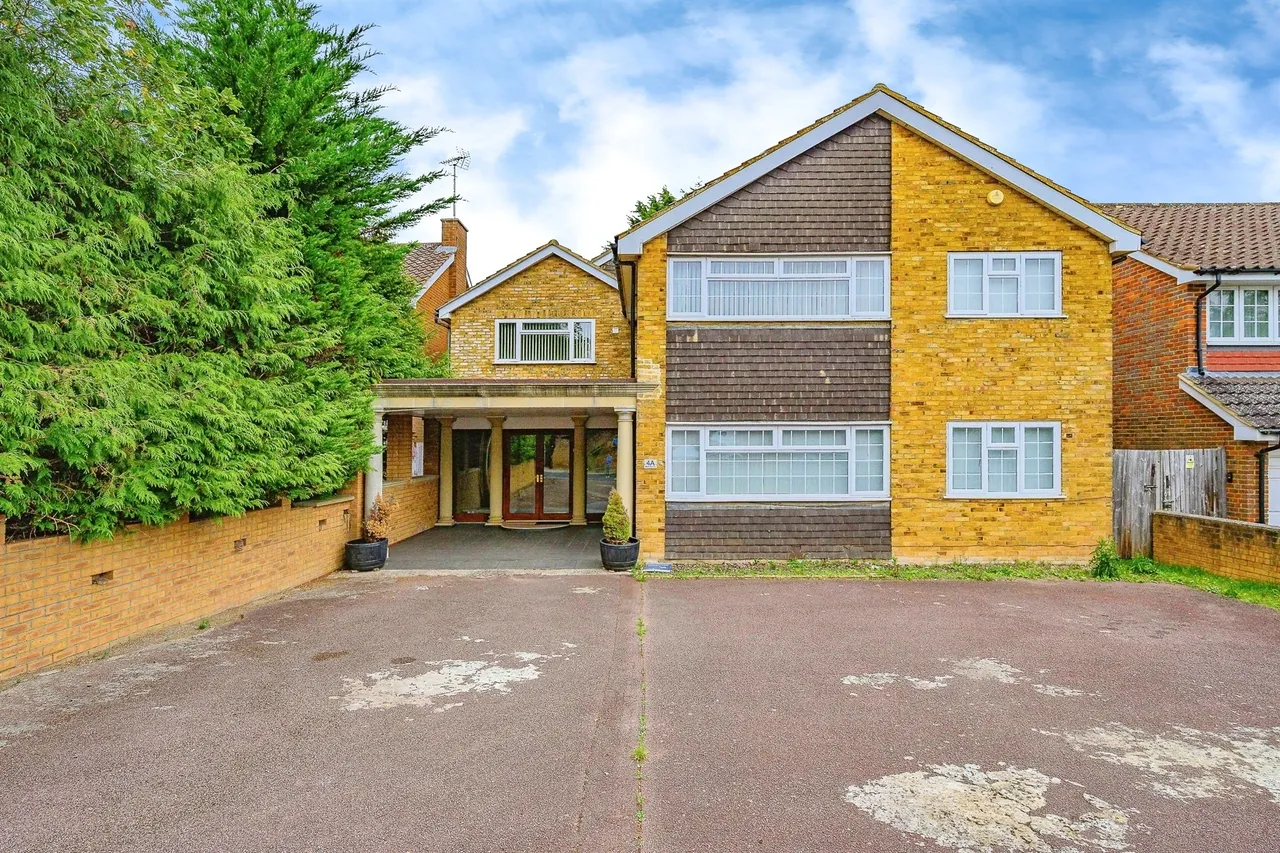 6 bed house for sale, Ringwood Road, Luton, LU2