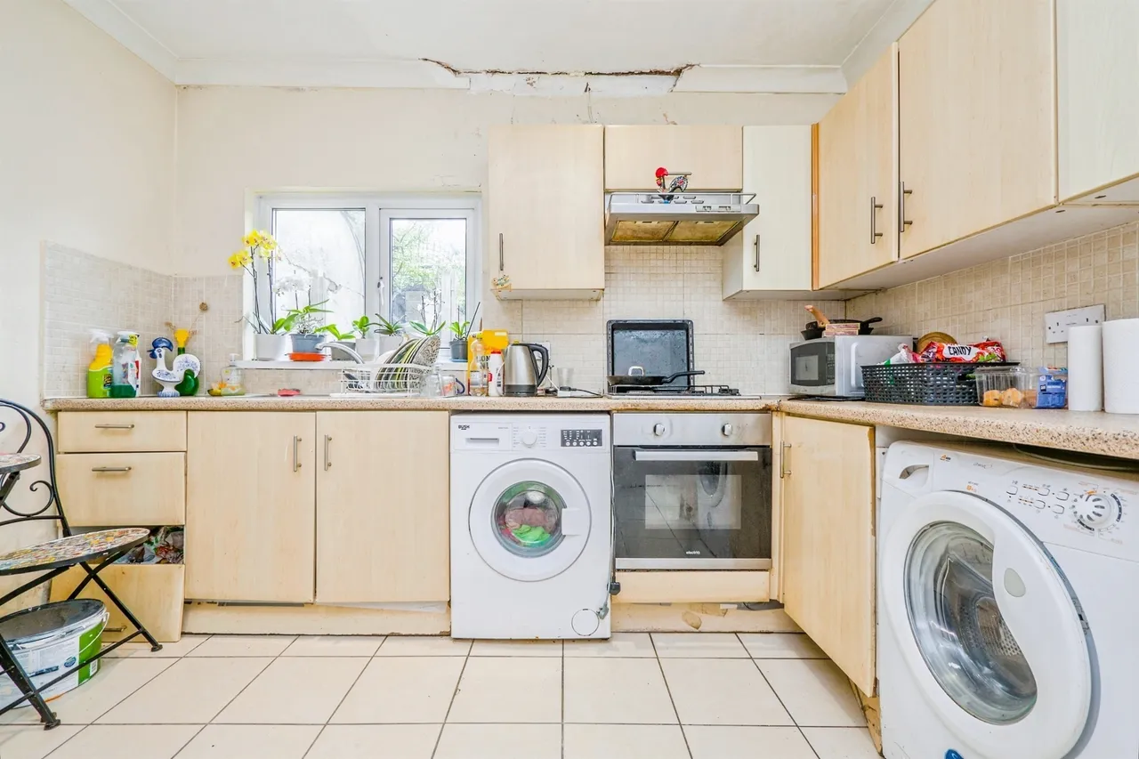 Claude Place, Roath, CF24, photo 16