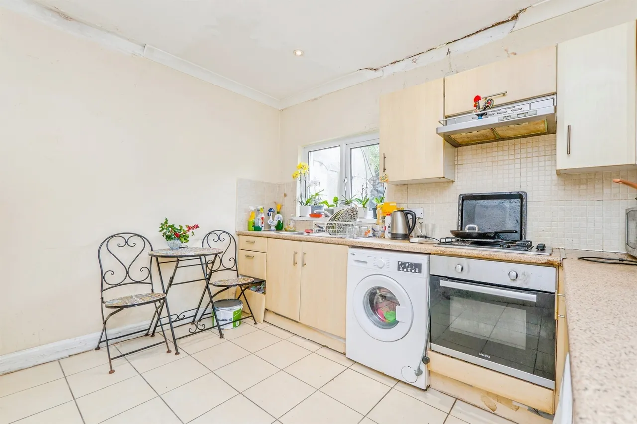 Claude Place, Roath, CF24, photo 4