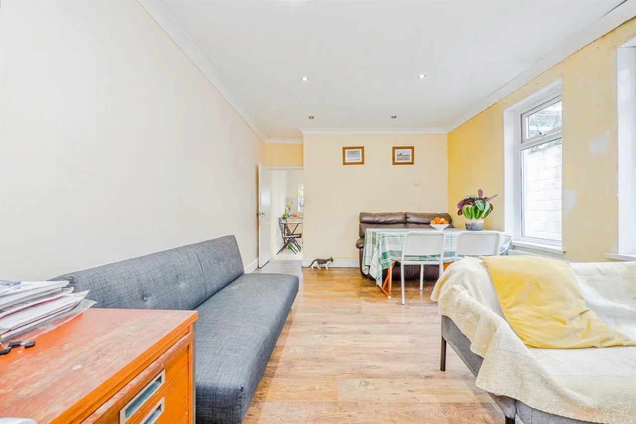 Claude Place, Roath, CF24, photo 13