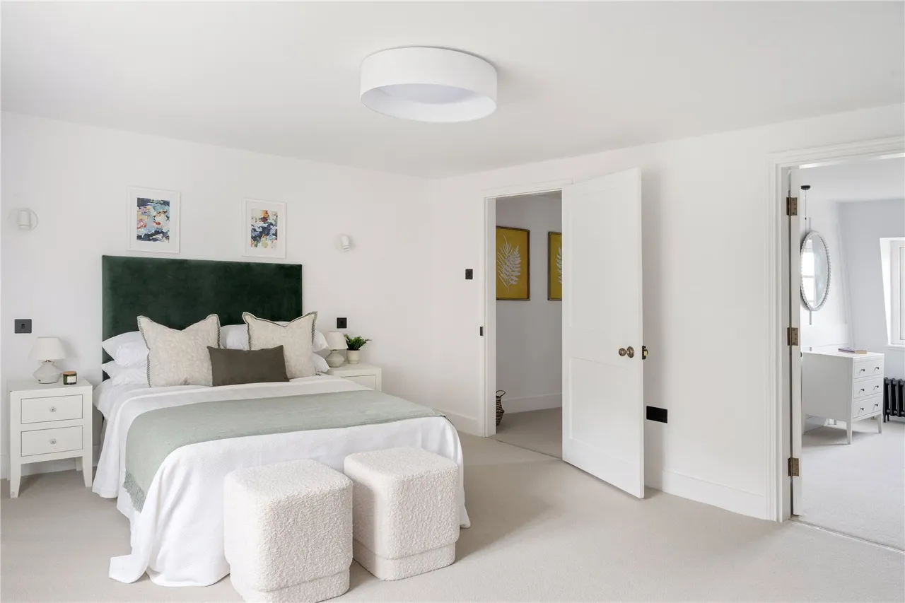 Chiswick Lane South, London, W4, photo 22