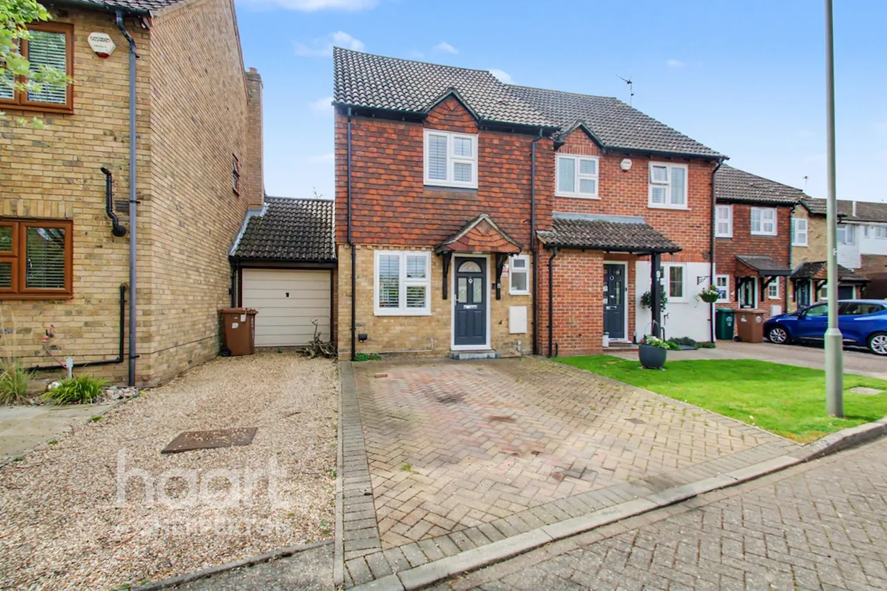 Wright Gardens, Shepperton, TW17, photo 3