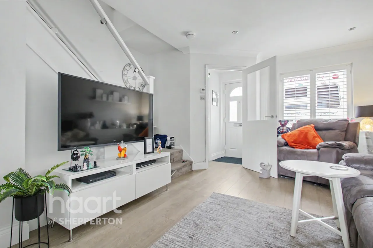 Wright Gardens, Shepperton, TW17, photo 4