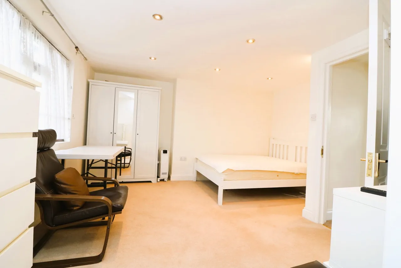 Greenford Road, Harrow, HA1 3QH, photo 10