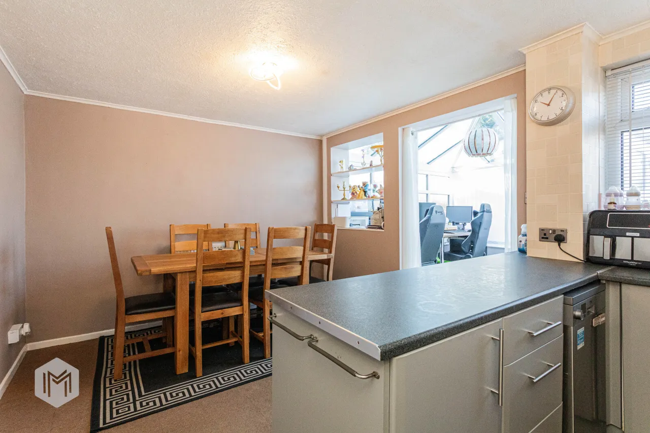 Philips Avenue, Farnworth, Bolton, BL4 9BJ, photo 2