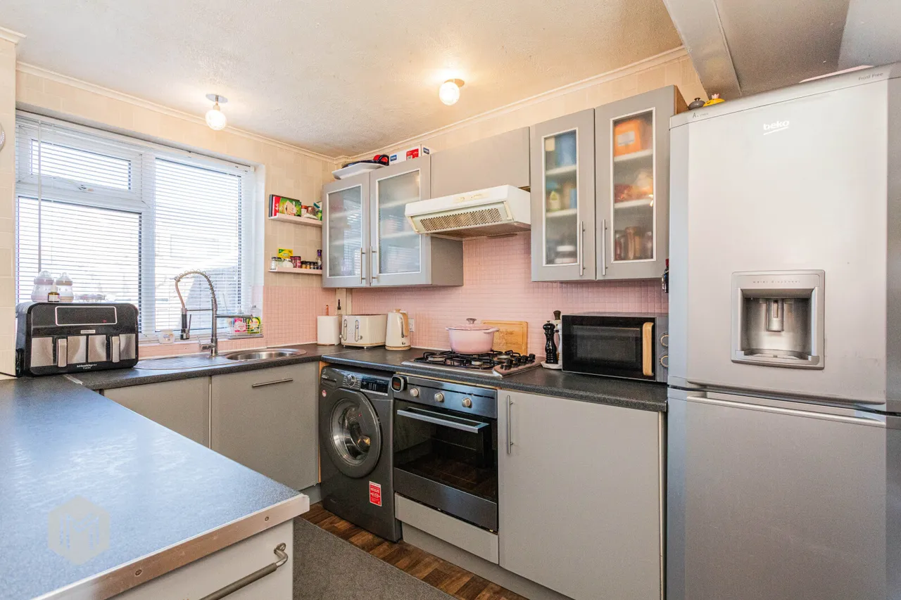 Philips Avenue, Farnworth, Bolton, BL4 9BJ, photo 3