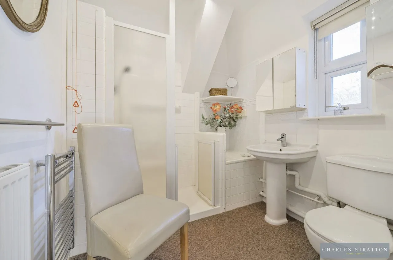 220A Main Road, Romford, Essex, RM2 5HR, photo 11