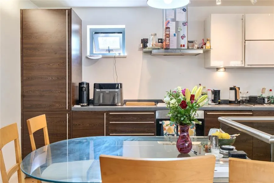 Marmion Mews, London, SW11, photo 3