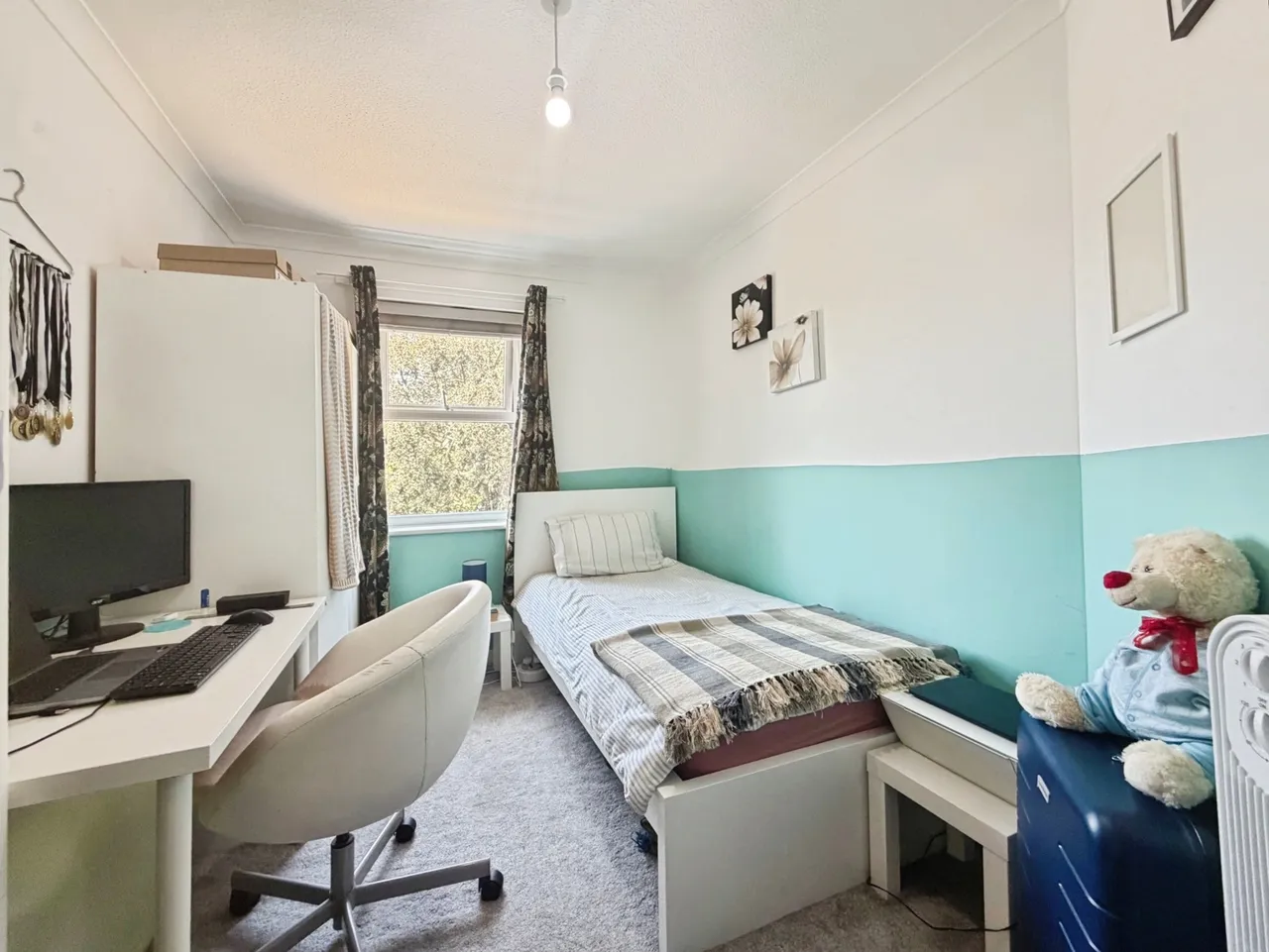 Redgrave Court, Star Lane, Ash, Surrey, GU12 6PA, photo 6