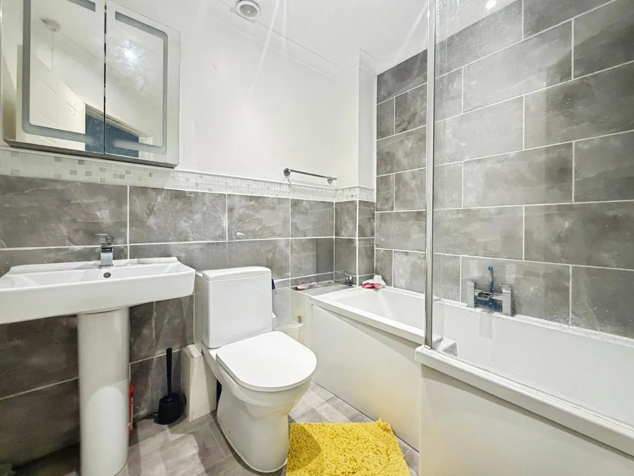 Redgrave Court, Star Lane, Ash, Surrey, GU12 6PA, photo 4