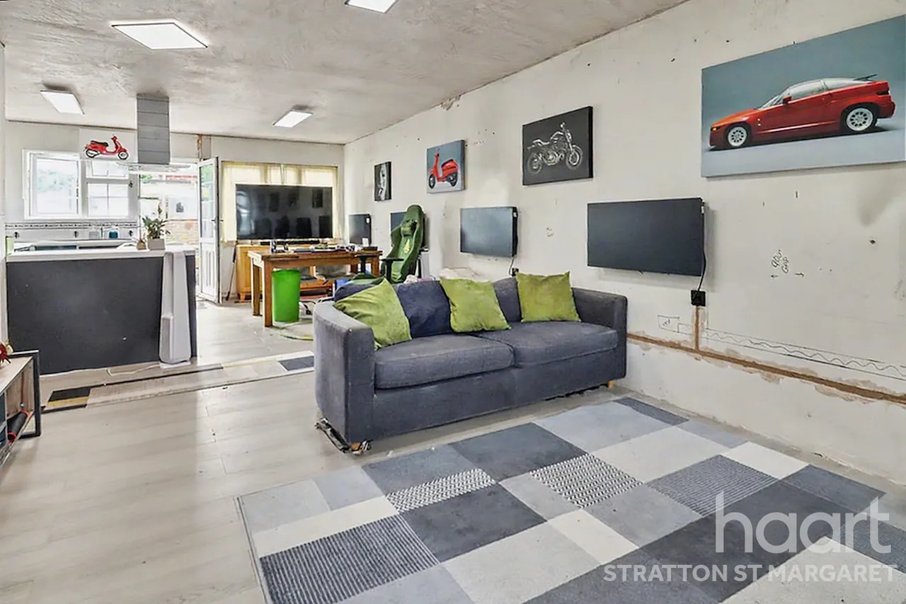 London Road, Marlborough, SN8, photo 6