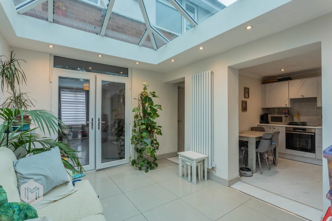 Knott Lane, Bolton, BL1 5TG, photo 2