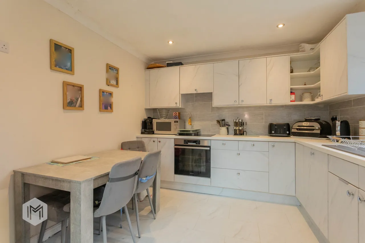 Knott Lane, Bolton, BL1 5TG, photo 8