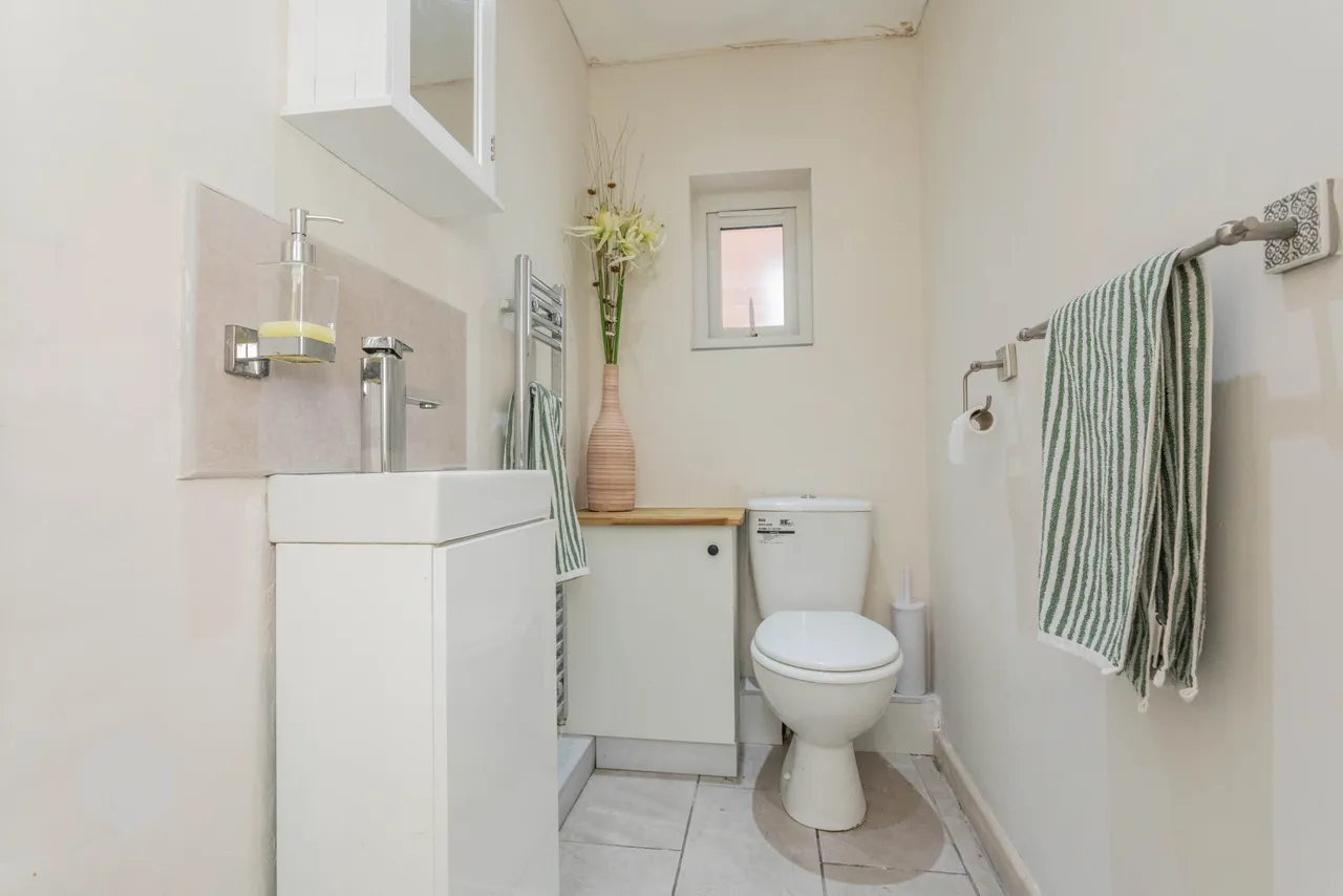Knott Lane, Bolton, BL1 5TG, photo 11