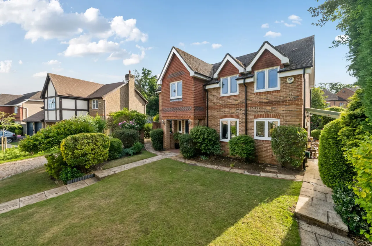 Hoggarth Close, Petersfield, GU31, photo 26