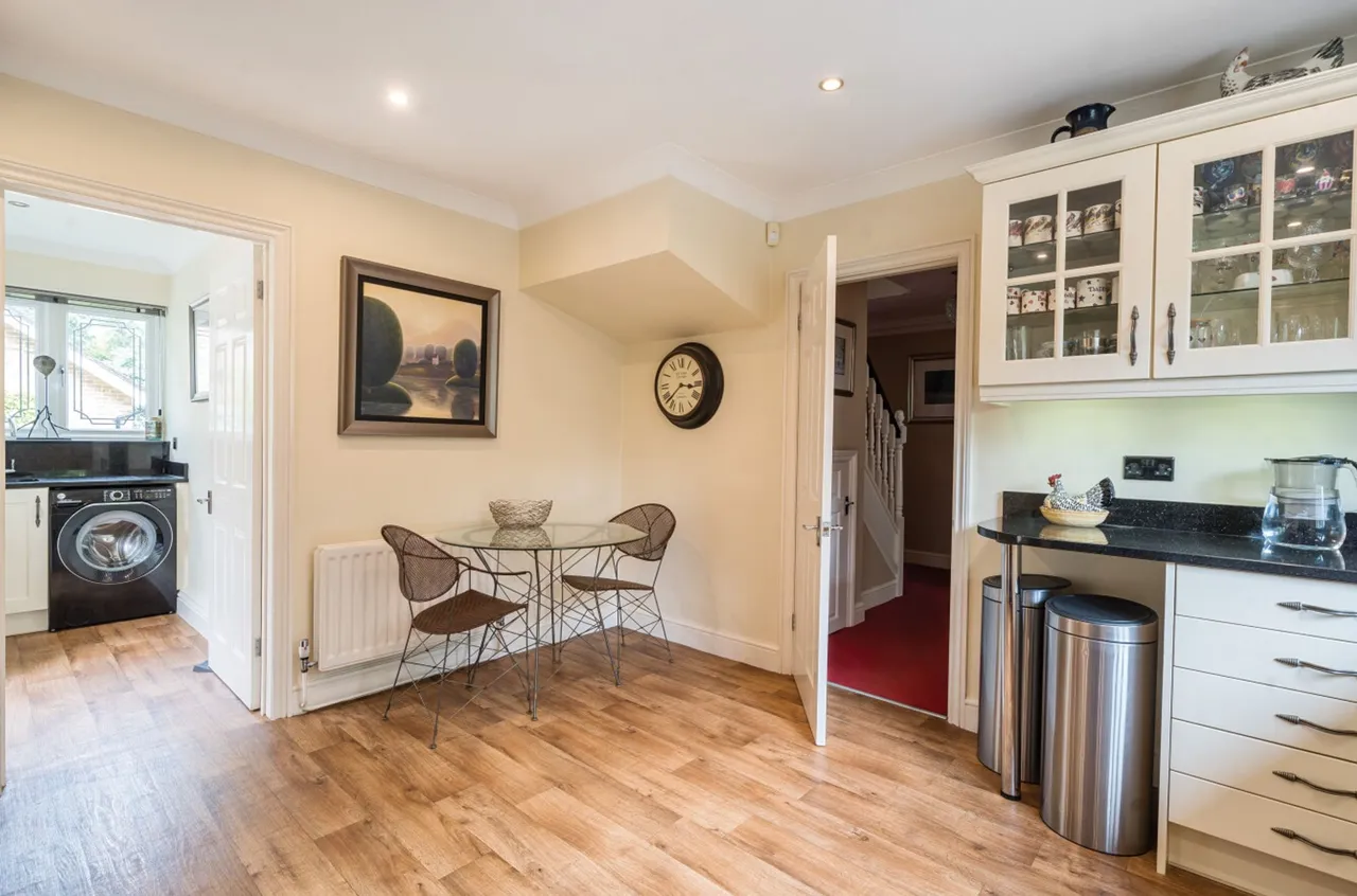Hoggarth Close, Petersfield, GU31, photo 6