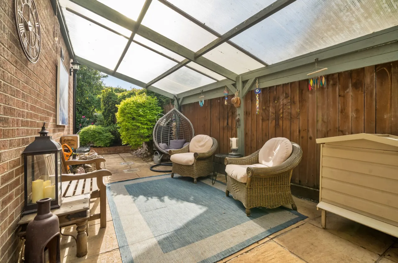 Hoggarth Close, Petersfield, GU31, photo 23