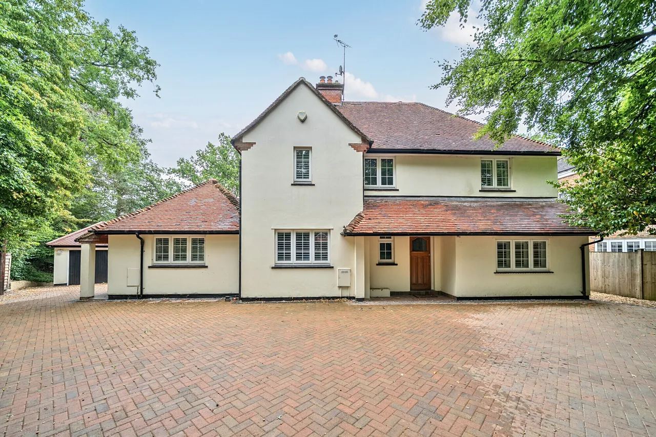 4 bed house for sale, Reading Road North, Fleet, GU51
