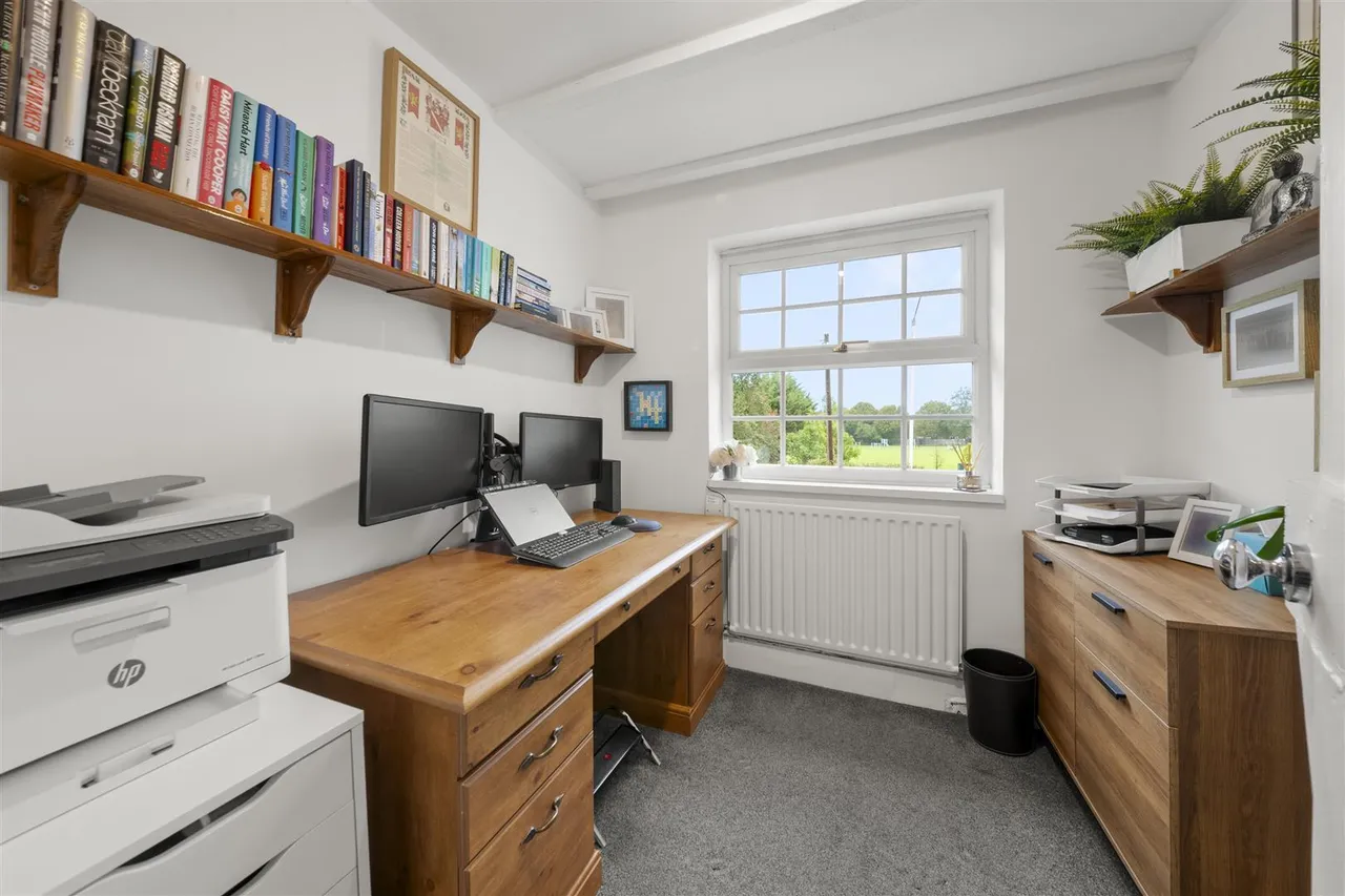 Colham Green Road, Hillingdon, photo 17