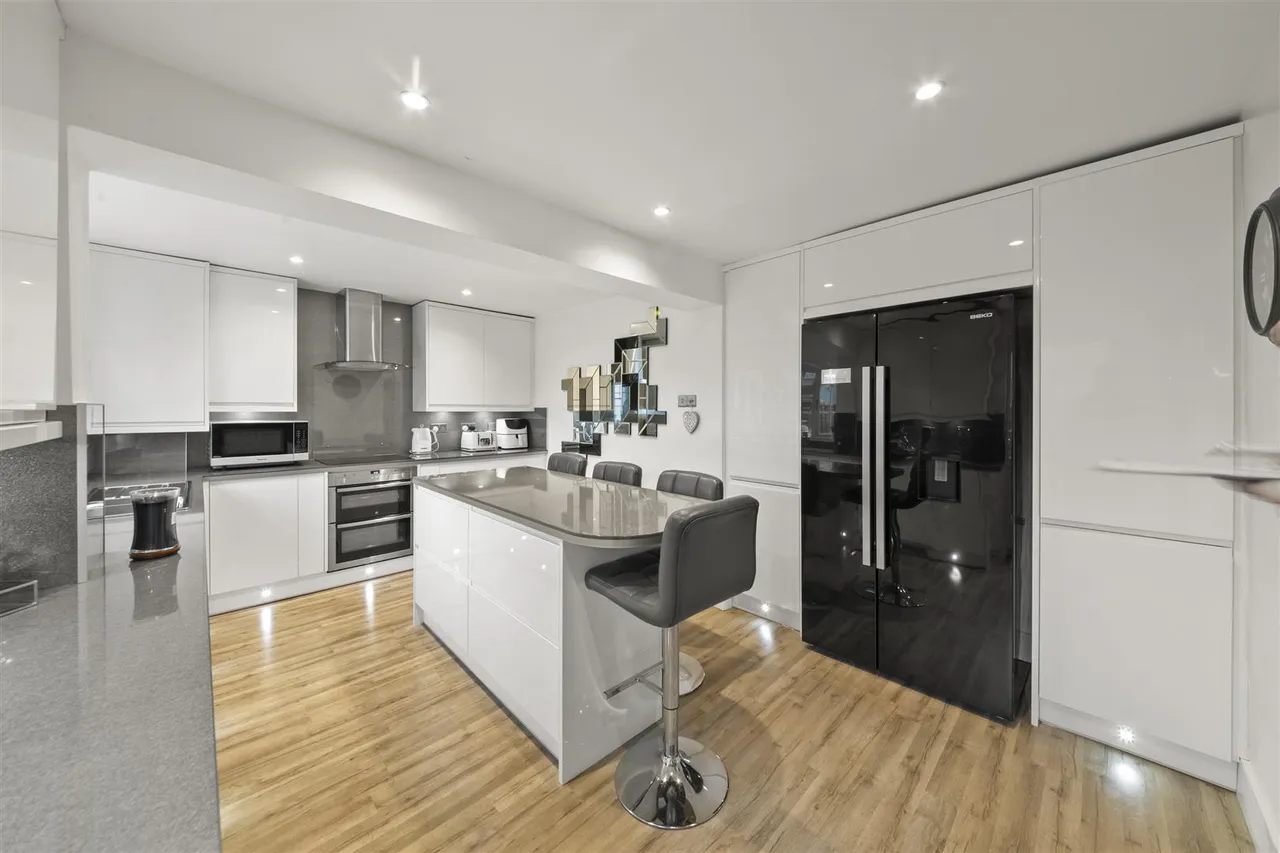 Colham Green Road, Hillingdon, photo 2