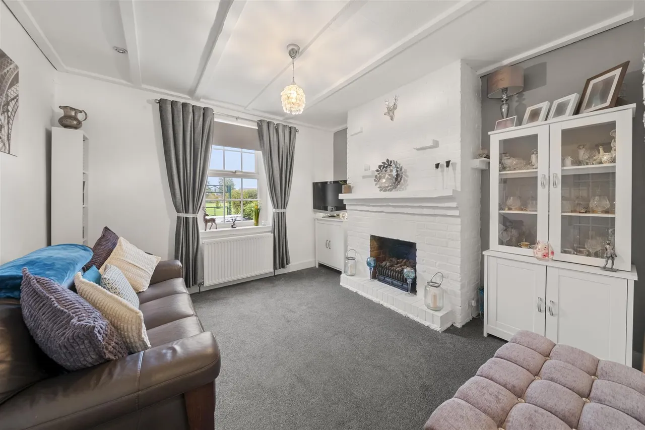 Colham Green Road, Hillingdon, photo 4