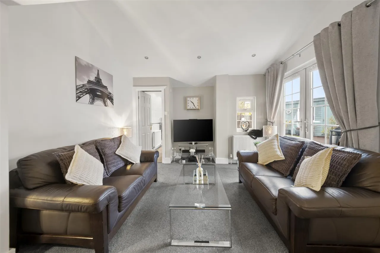 Colham Green Road, Hillingdon, photo 3