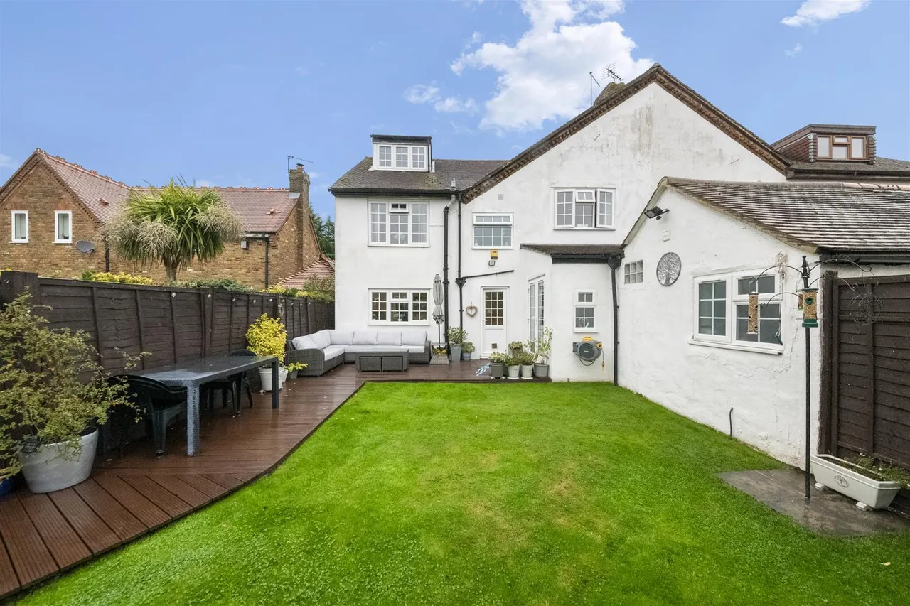 Colham Green Road, Hillingdon, photo 8