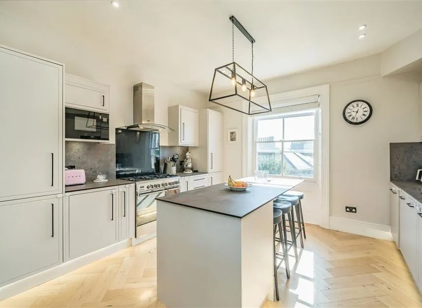 Clapham Common South Side, Clapham, SW4, photo 3