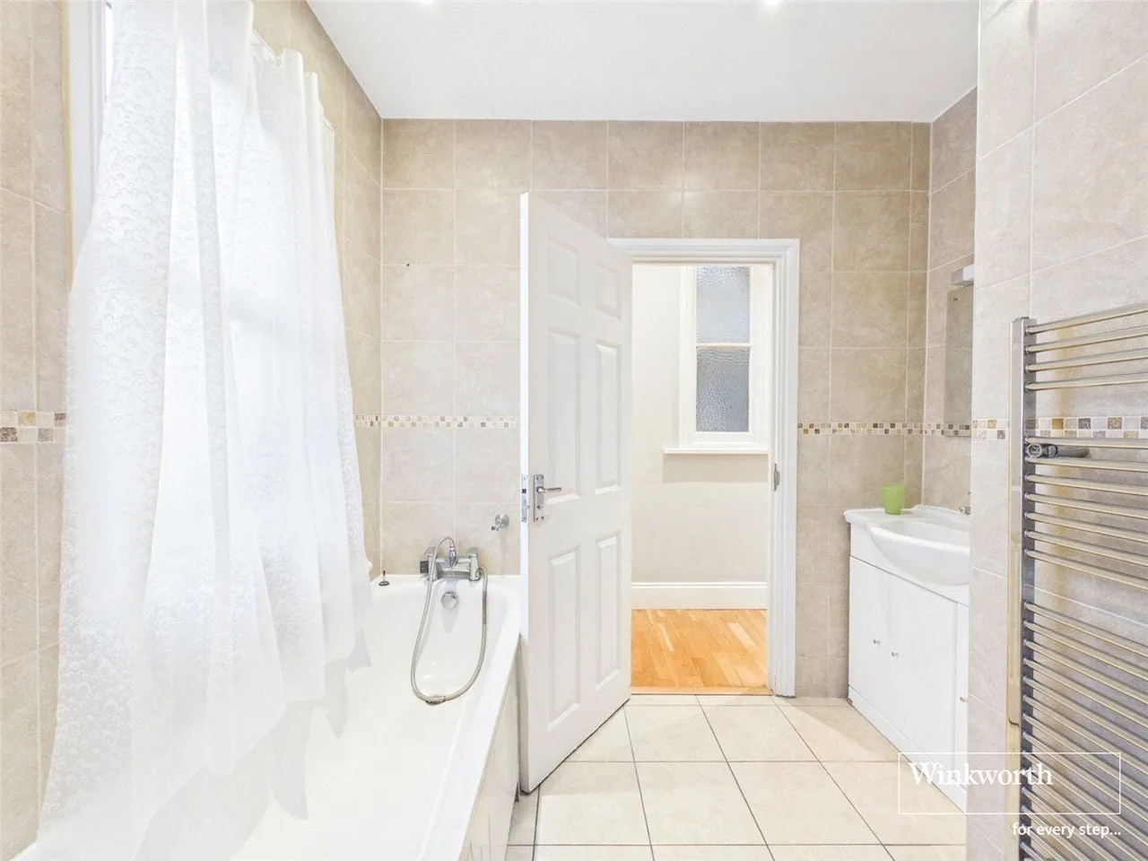 Tudor Close, Kingsbury, NW9, photo 5